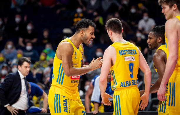 西蒙斯在主 西蒙斯在主